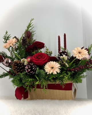 Cranberry Christmas Console